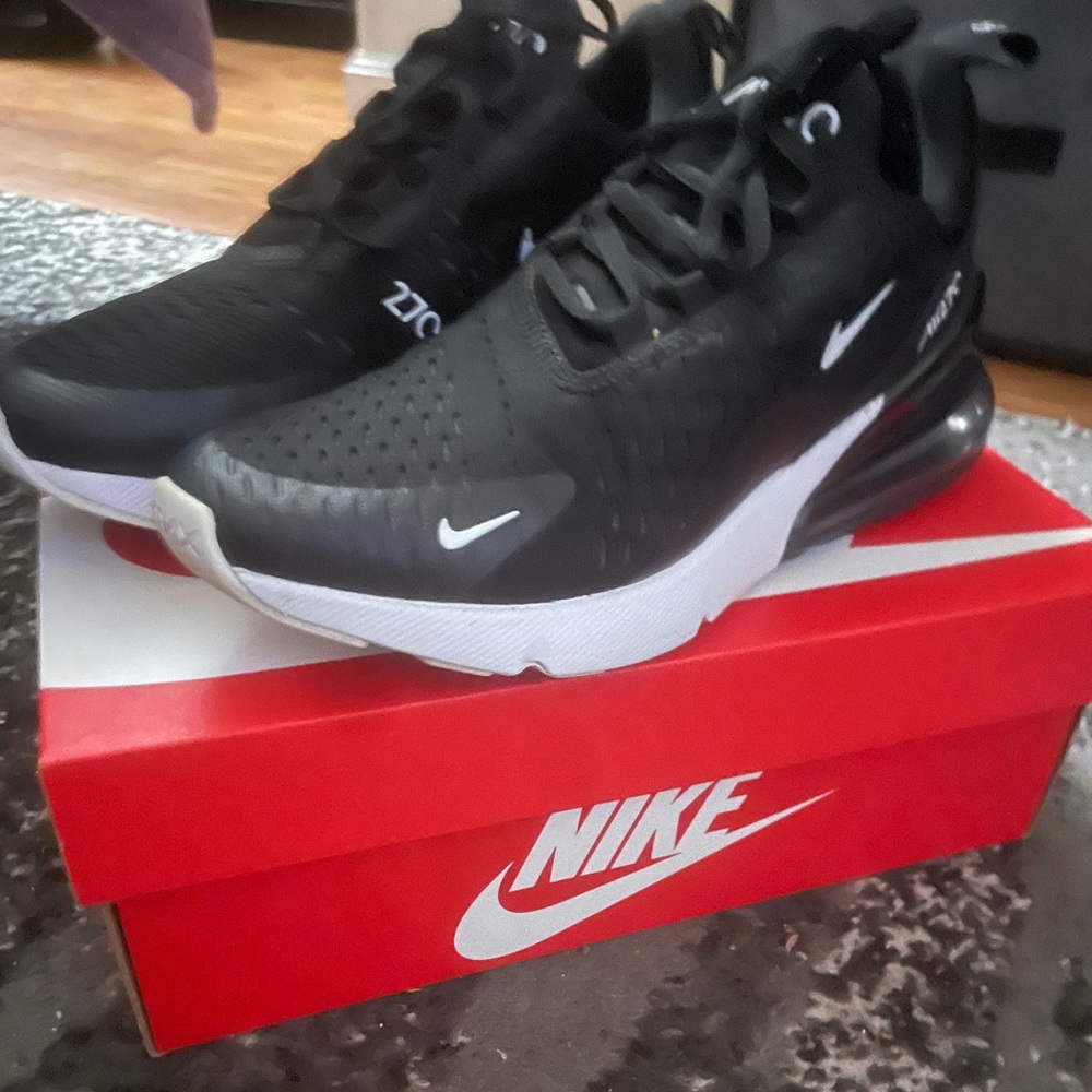 Women’s Nike Shoes (slightly warn)